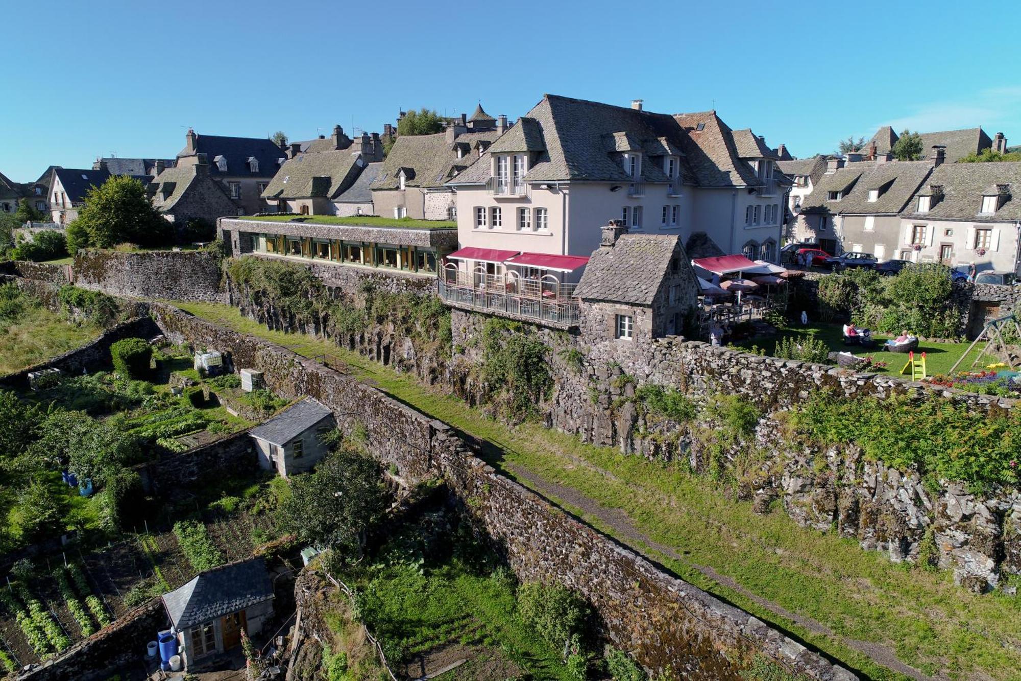 Hôtel des Remparts Salers Extérieur photo